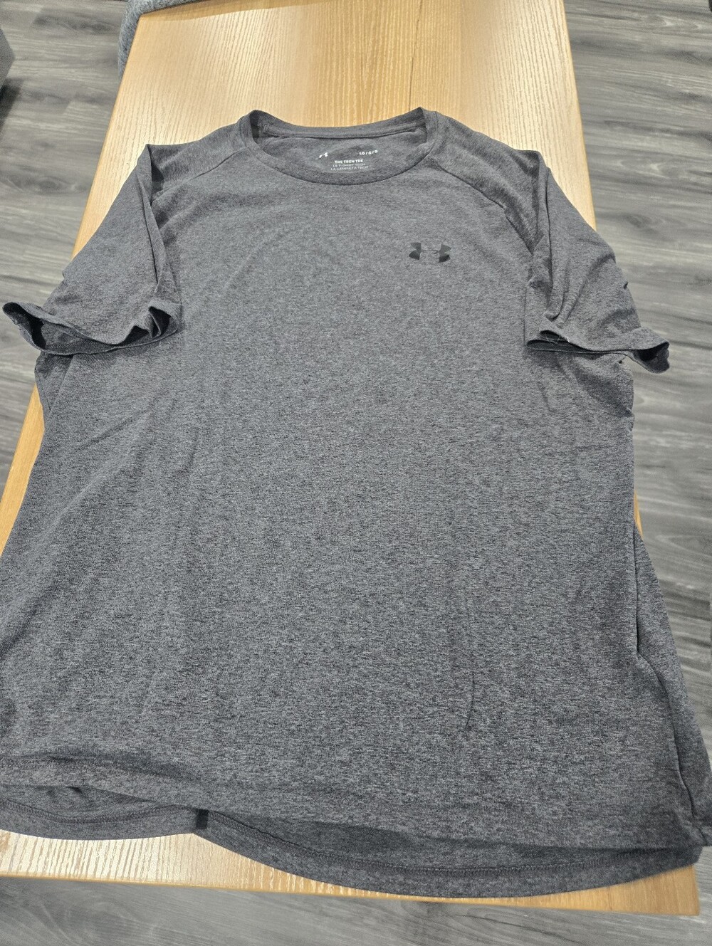 Under Armour Men’s Dark Gray Heather Short Sleeve Performance Tee